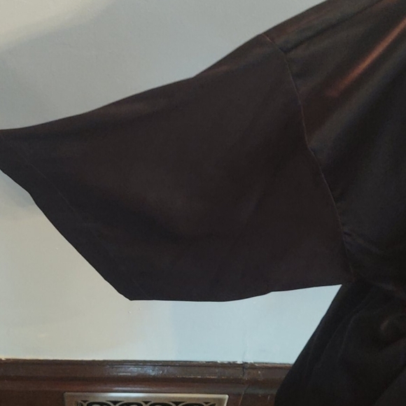 Victoria's Secret Black Robe & Rose Pattern Belt - Picture 4 of 8